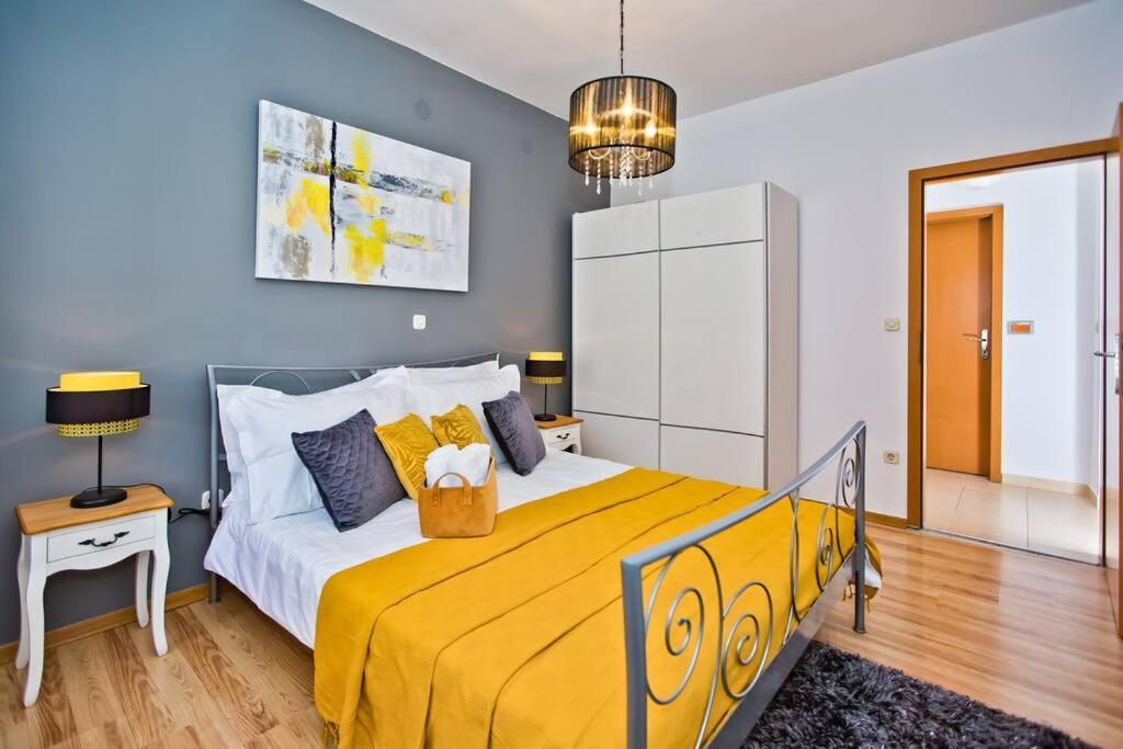 Apartman Tino With Two Sunny Terace 赫瓦尔 外观 照片