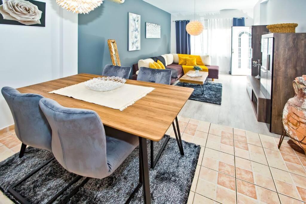 Apartman Tino With Two Sunny Terace 赫瓦尔 外观 照片