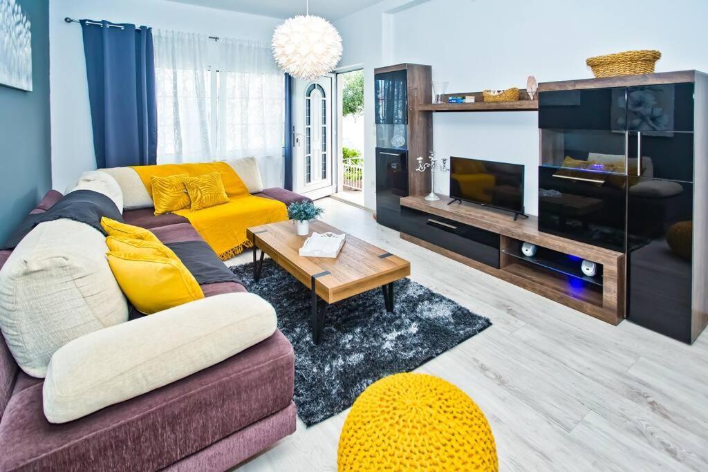 Apartman Tino With Two Sunny Terace 赫瓦尔 外观 照片