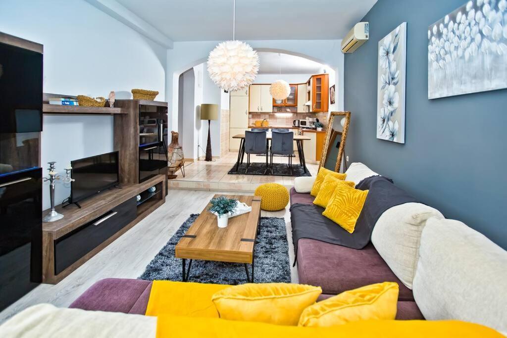 Apartman Tino With Two Sunny Terace 赫瓦尔 外观 照片