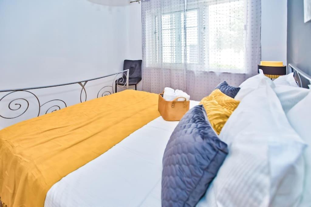 Apartman Tino With Two Sunny Terace 赫瓦尔 外观 照片