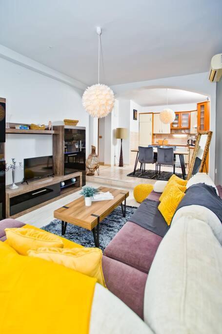 Apartman Tino With Two Sunny Terace 赫瓦尔 外观 照片